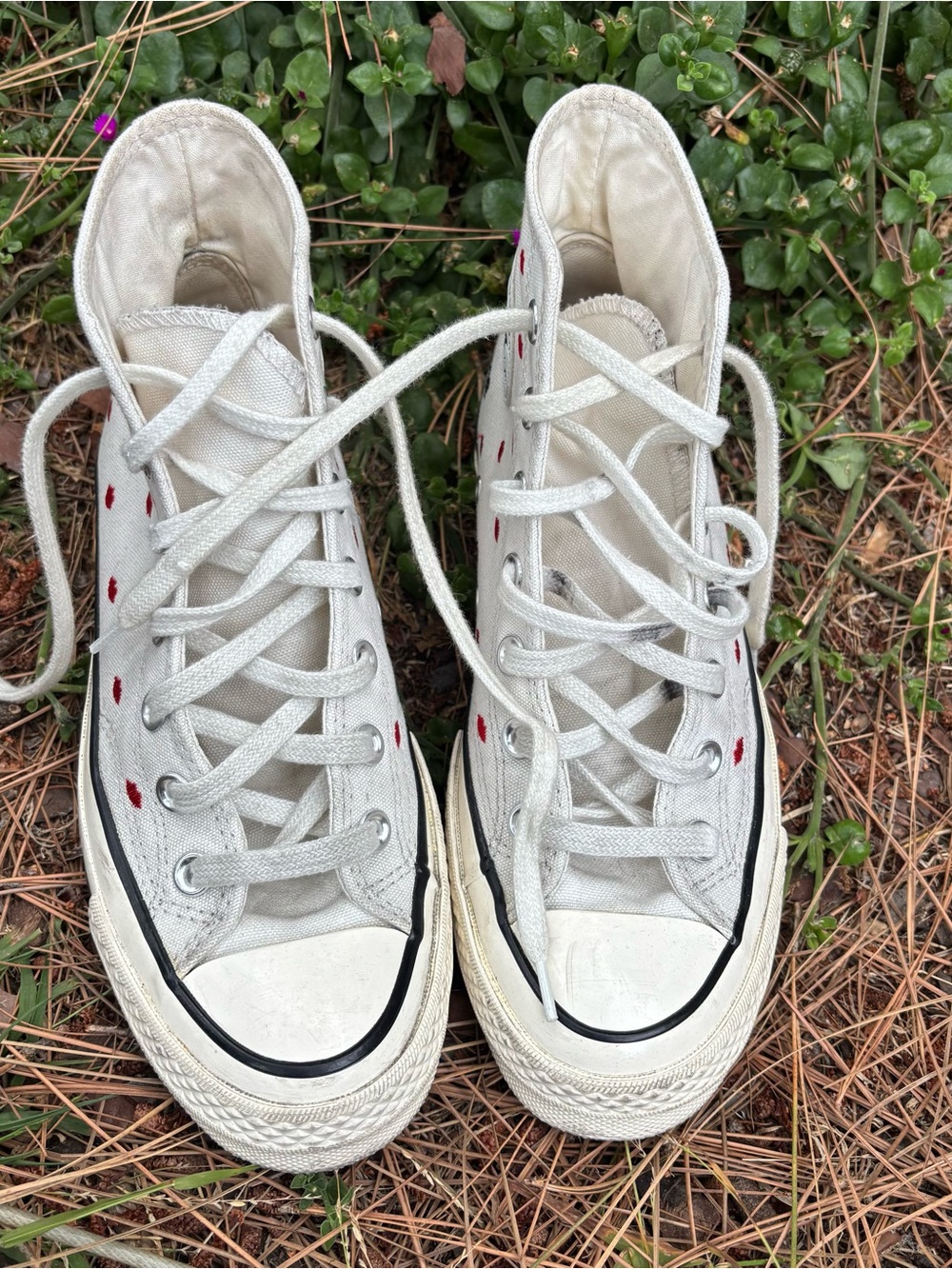 Converse Limited Edition White High-Top Canvas Sneakers With Red Lip Print - Picture 5 of 12